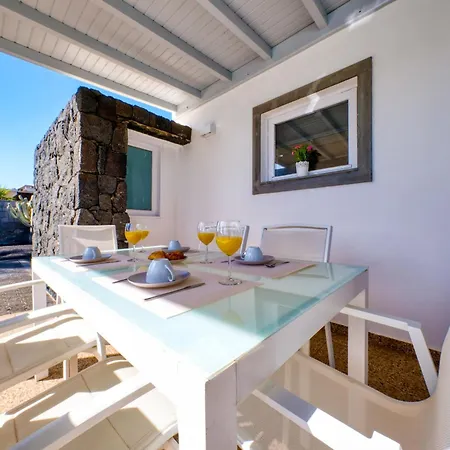Blue Waves House - Heated Pool, Bbq And Bicycles By Lanzarote בית נופש