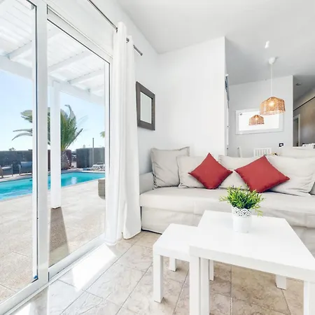 בית נופש Blue Waves House - Heated Pool, Bbq And Bicycles By Lanzarote *