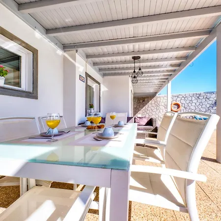 בית נופש Blue Waves House - Heated Pool, Bbq And Bicycles By Lanzarote פלאיה בלנקה