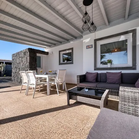 Blue Waves House - Heated Pool, Bbq And Bicycles By Lanzarote בית נופש *